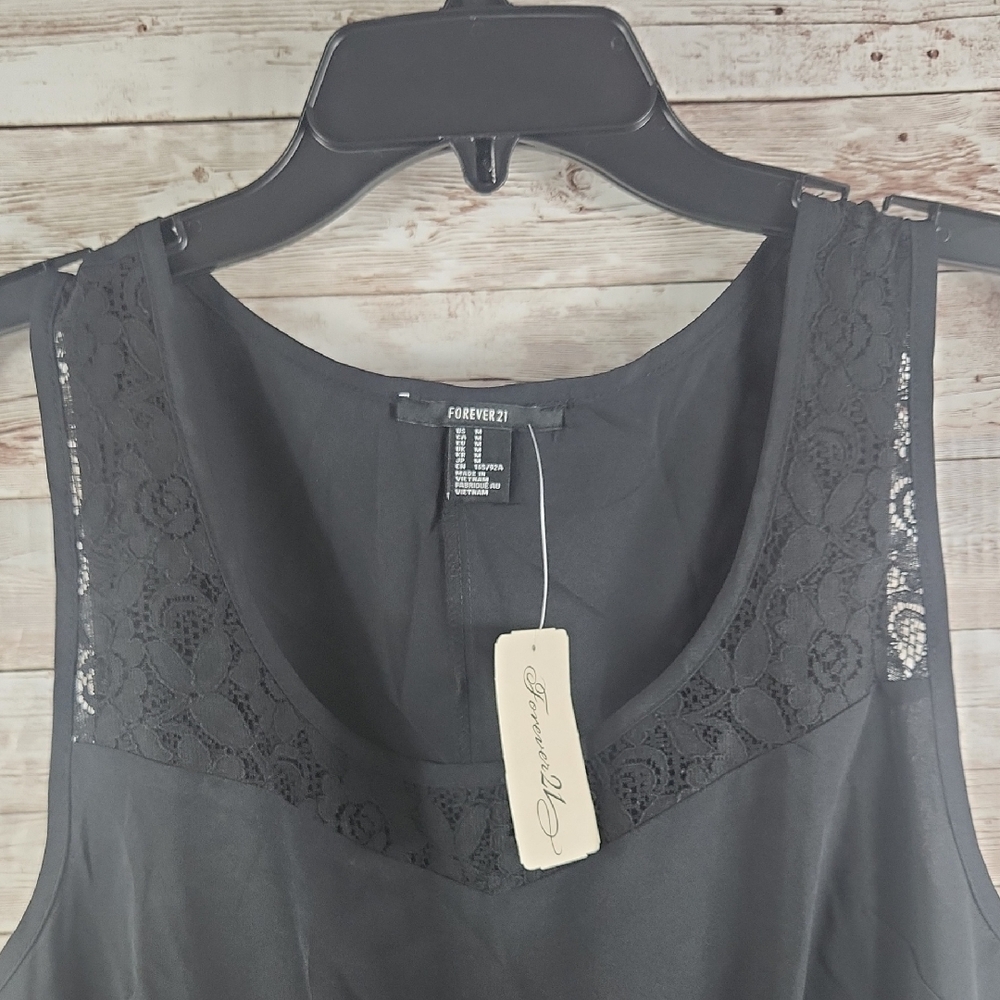 Forever 21, Women's Classic Black Top, Elastic Waist, Lace Upper, SZ M - Picture 2 of 5